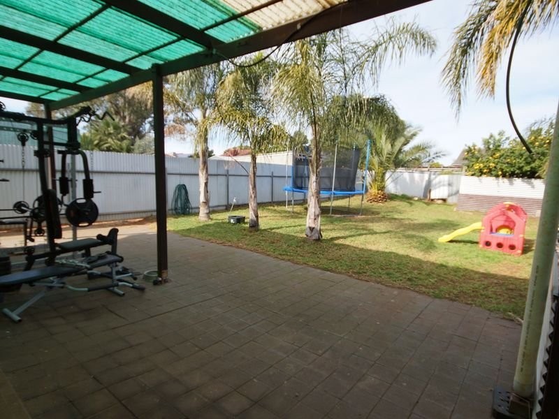 14 Lindsay St, Elizabeth Downs SA 5113