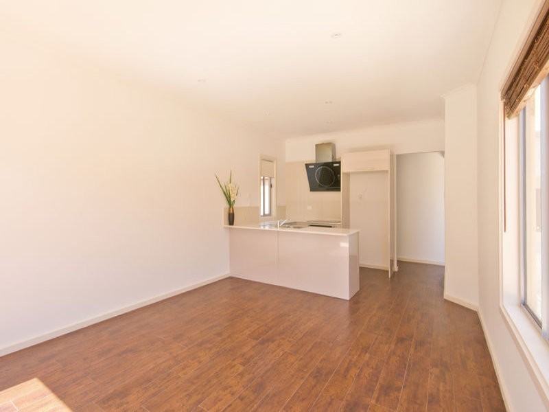 2/18 Davidson Rd, Elizabeth Vale SA 5112