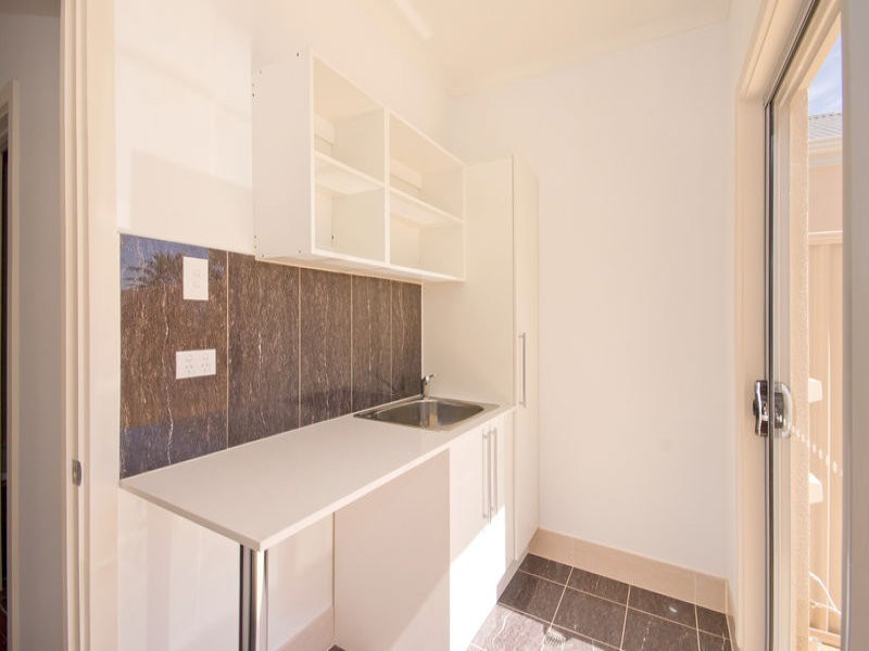 2/18 Davidson Rd, Elizabeth Vale SA 5112
