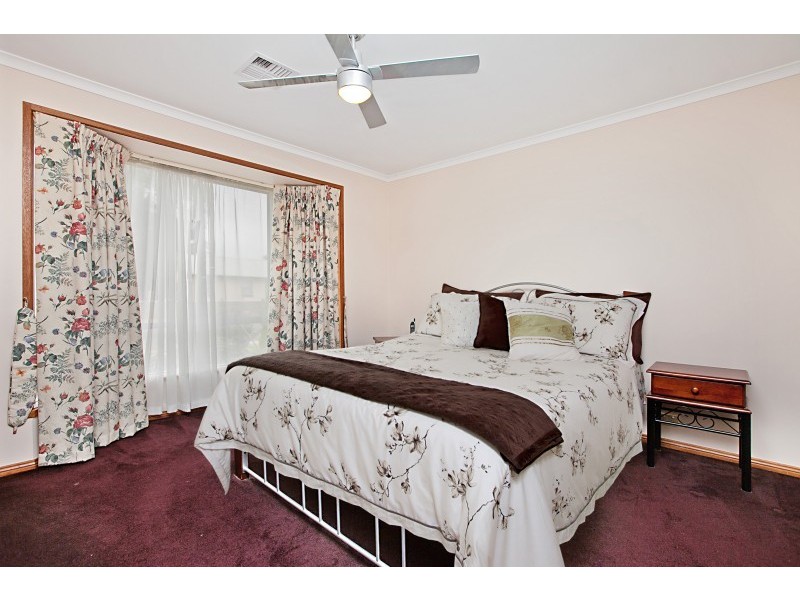 14 Moulds Crescent, Smithfield SA 5114