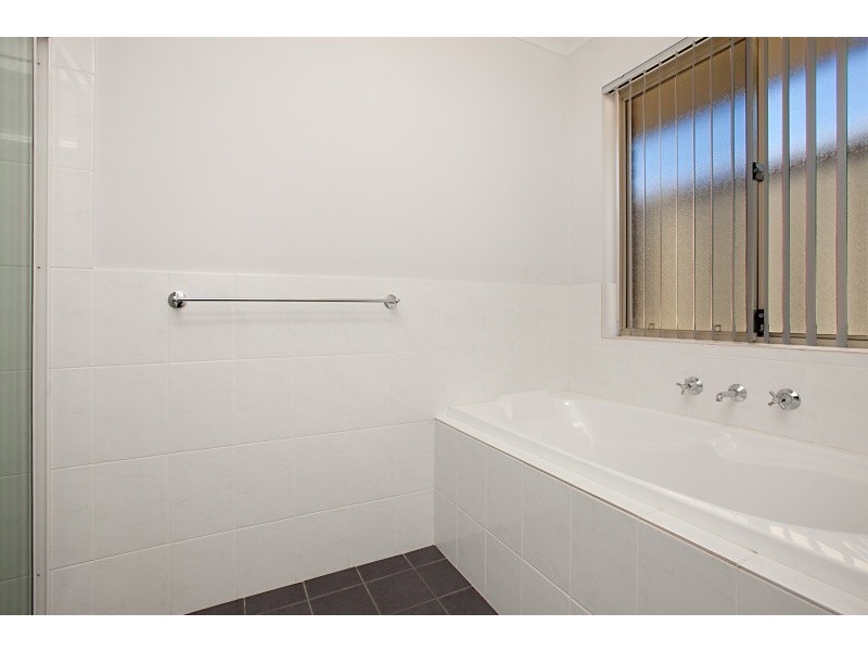 5 Strathmore Avenue, Smithfield SA 5114