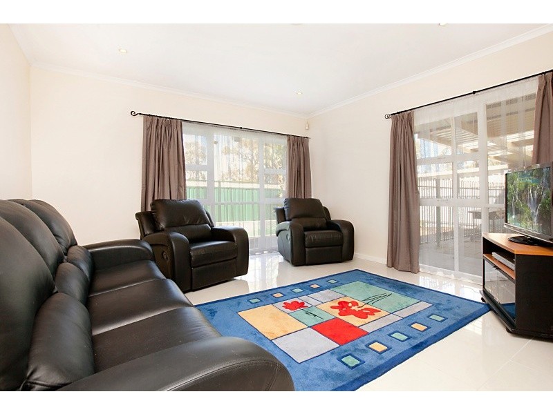 24 Beaumont Road, Smithfield Plains SA 5114