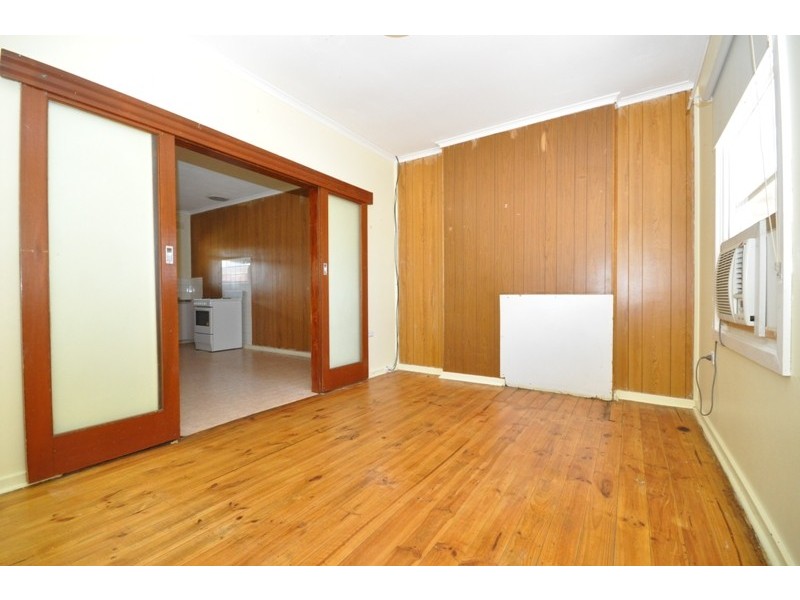 8 Midlow Road, Elizabeth Downs SA 5113