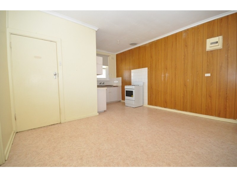 8 Midlow Road, Elizabeth Downs SA 5113