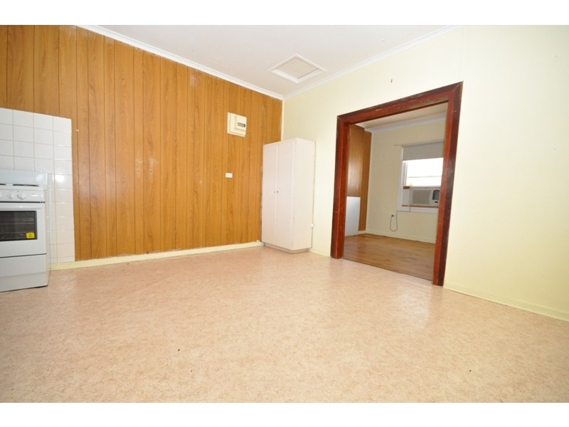 8 Midlow Road, Elizabeth Downs SA 5113