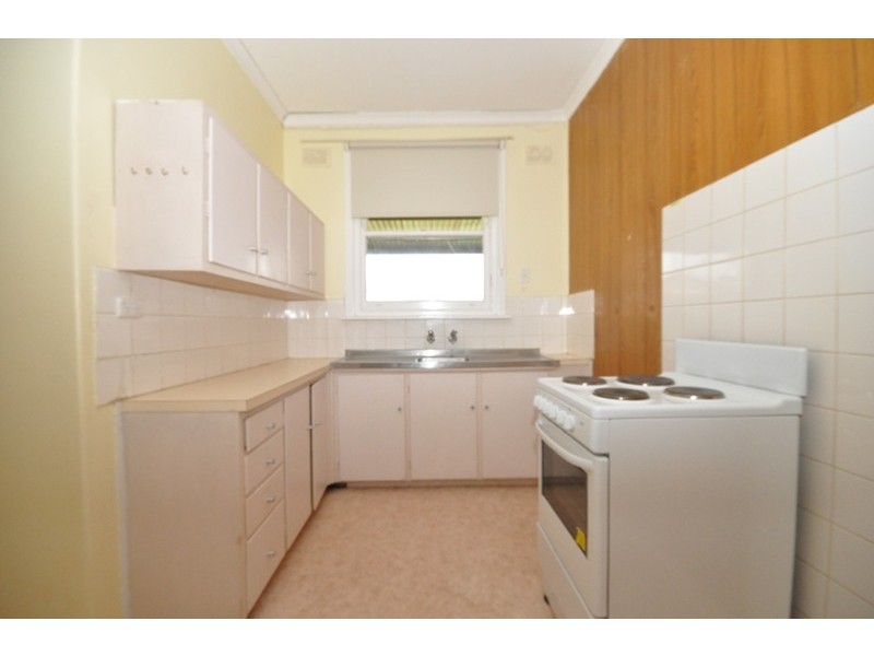 8 Midlow Road, Elizabeth Downs SA 5113