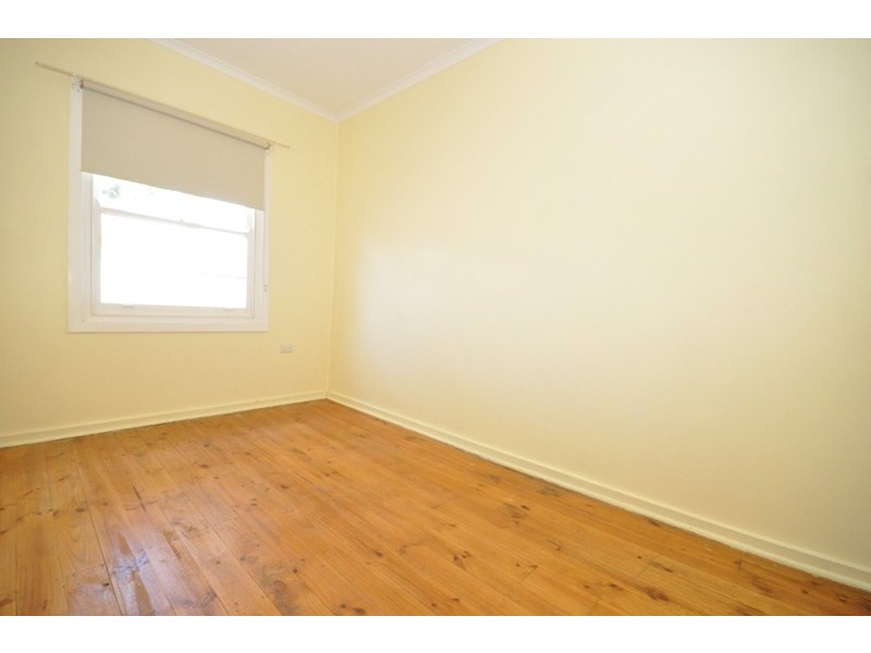 8 Midlow Road, Elizabeth Downs SA 5113