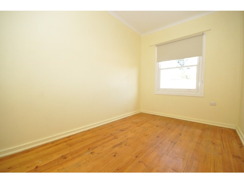 8 Midlow Road, Elizabeth Downs SA 5113