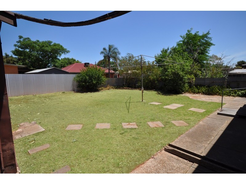 10 Uphall Street, Elizabeth Park SA 5113