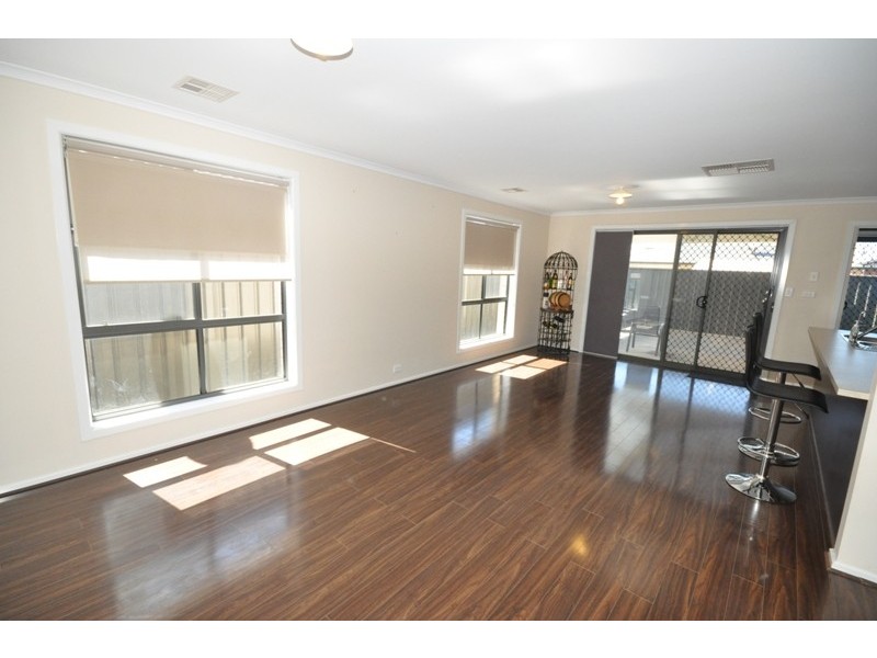 10 Chateau Avenue, Andrews Farm SA 5114