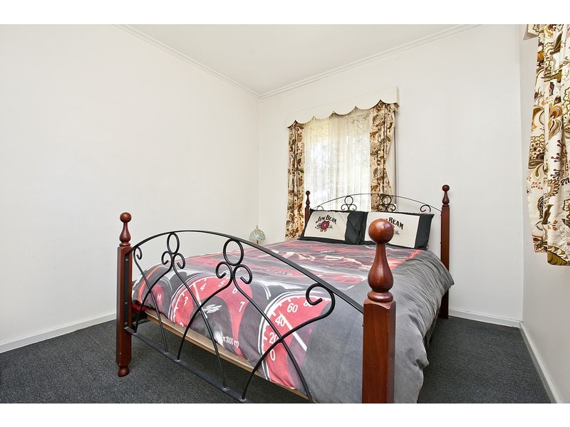 9 Jarvis Road, Elizabeth Vale SA 5112