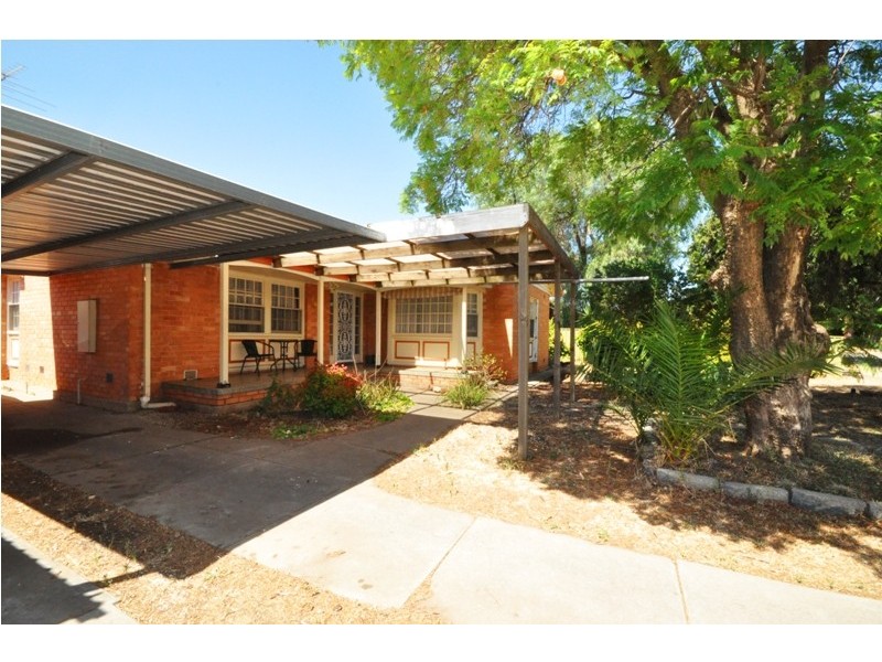15 St Leonard Crescent, Elizabeth Downs SA 5113