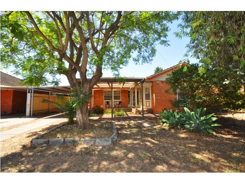 15 St Leonard Crescent, Elizabeth Downs SA 5113