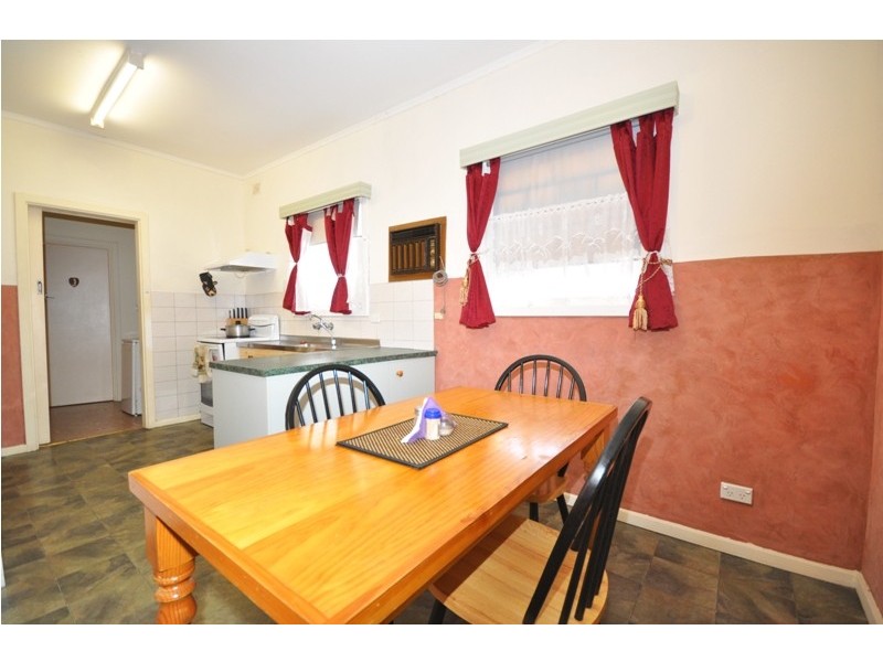 15 St Leonard Crescent, Elizabeth Downs SA 5113