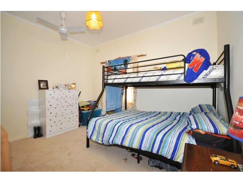 15 St Leonard Crescent, Elizabeth Downs SA 5113