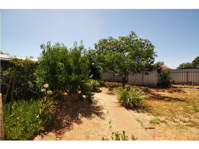 15 St Leonard Crescent, Elizabeth Downs SA 5113