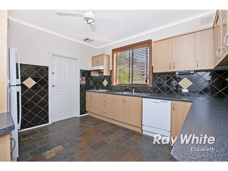 8 Nautilus Road, Elizabeth East SA 5112