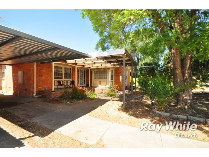 15 St Leonard Crescent, Elizabeth Downs SA 5113