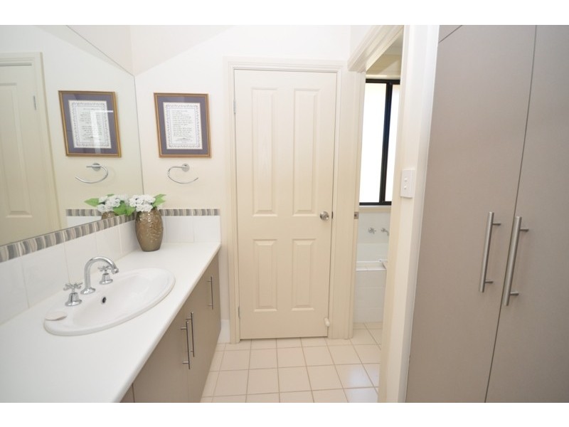 14 Strathmore Avenue, Smithfield SA 5114