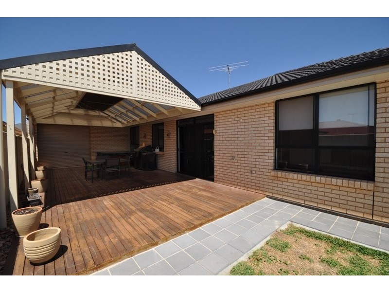 14 Strathmore Avenue, Smithfield SA 5114