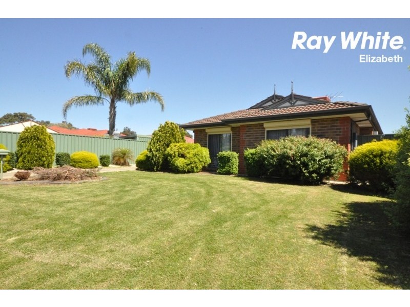 18 Maplewood Dr, Blakeview SA 5114