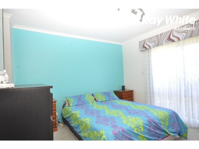 18 Maplewood Dr, Blakeview SA 5114