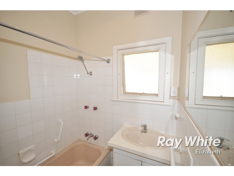 5 Dauntsey Road, Elizabeth SA 5112