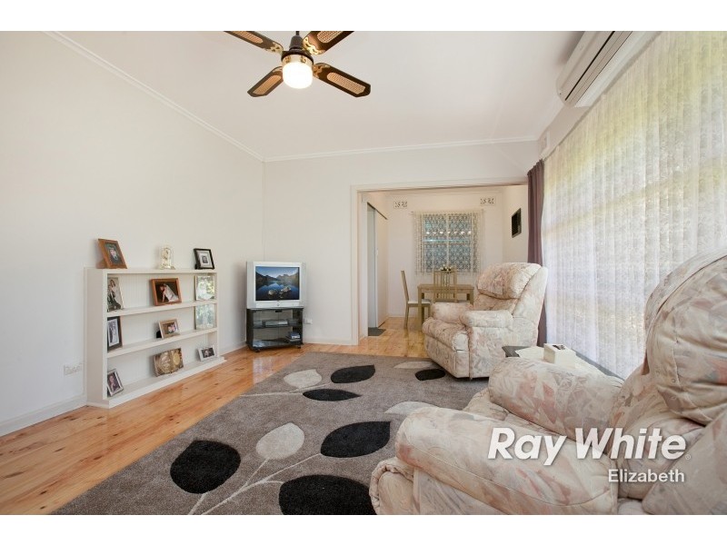 8 Diana Avenue, Parafield Gardens SA 5107