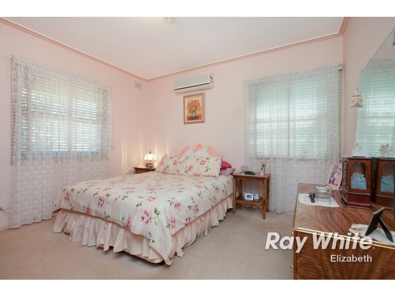 8 Diana Avenue, Parafield Gardens SA 5107