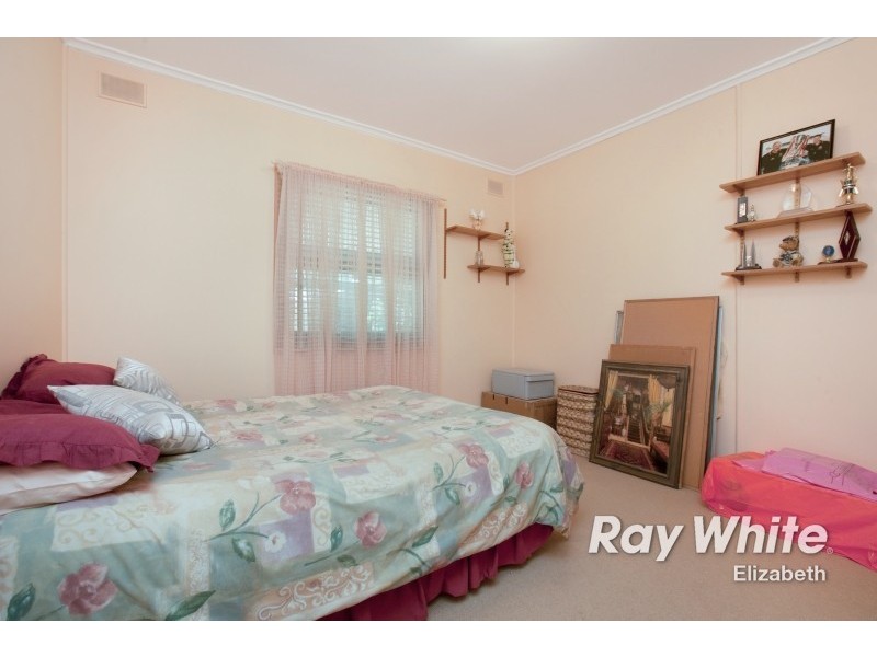 8 Diana Avenue, Parafield Gardens SA 5107