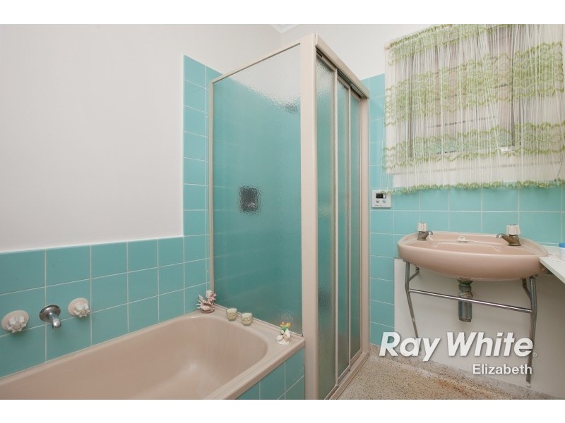 8 Diana Avenue, Parafield Gardens SA 5107