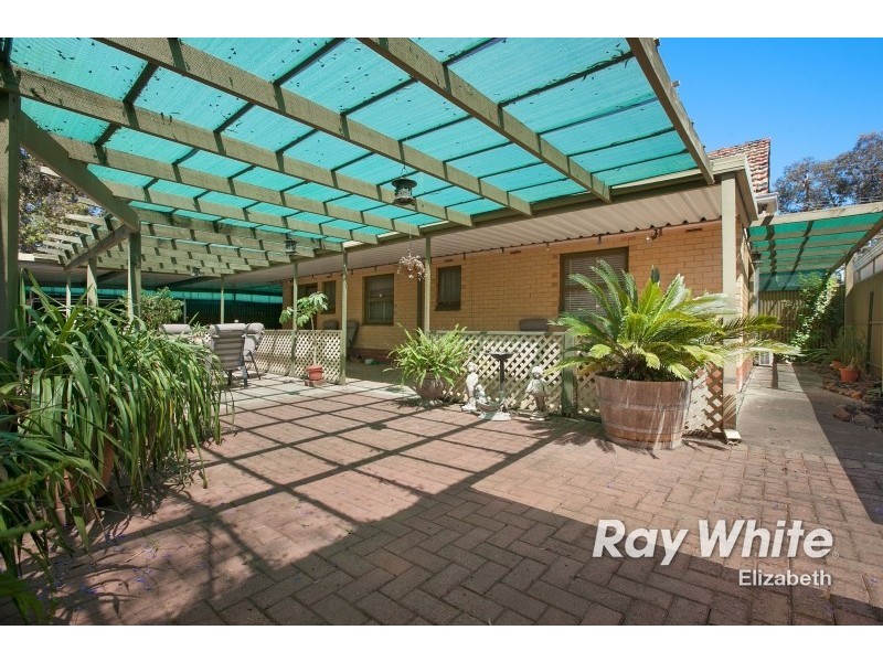8 Diana Avenue, Parafield Gardens SA 5107