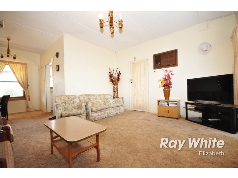 26 Manningford Road, Elizabeth South SA 5112