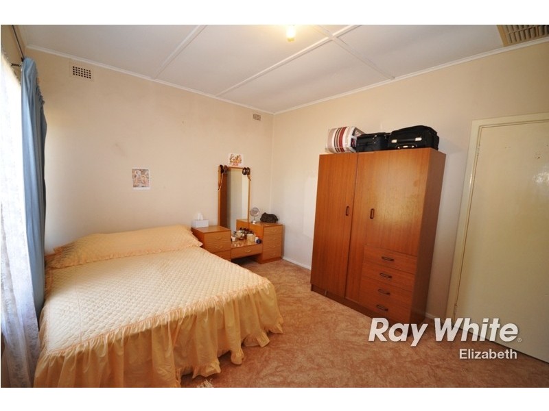 26 Manningford Road, Elizabeth South SA 5112