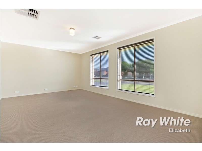 36 Banff Street, Burton SA 5110