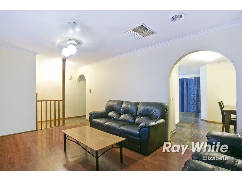 10 Maguire Crescent, Burton SA 5110