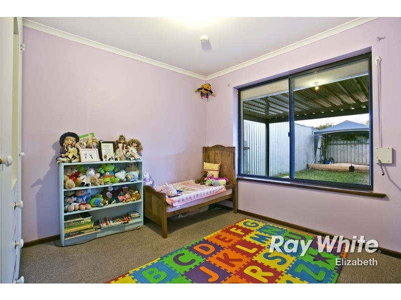 10 Maguire Crescent, Burton SA 5110