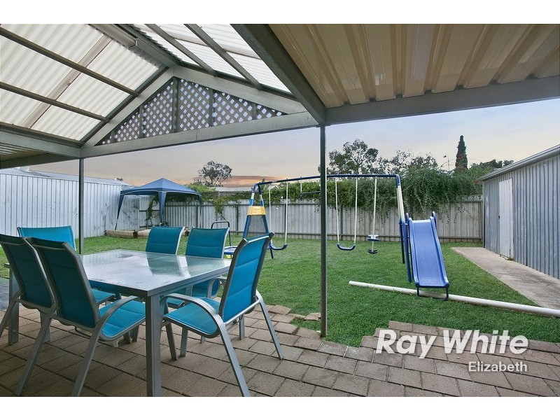 10 Maguire Crescent, Burton SA 5110