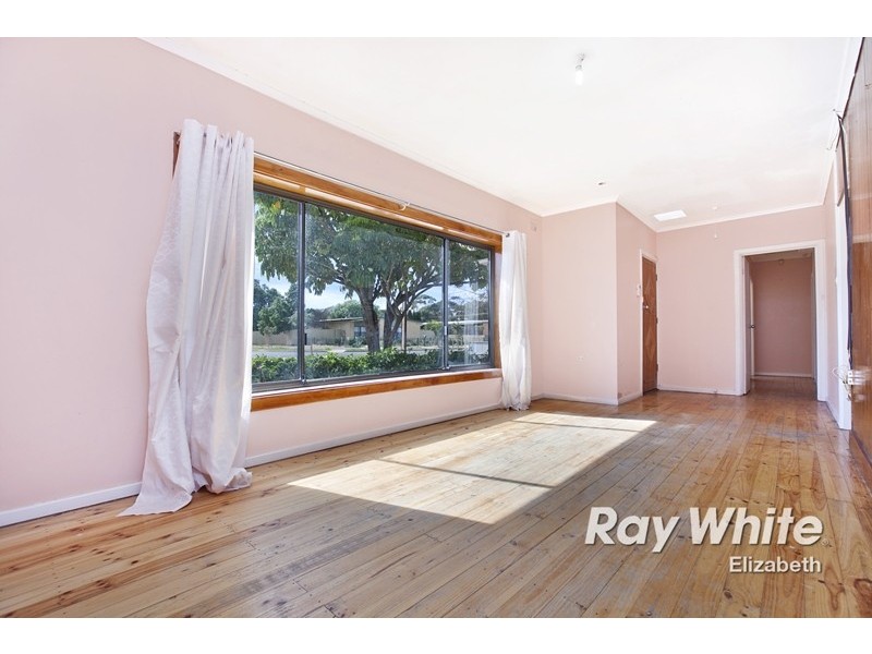 7 Crabb Road, Smithfield Plains SA 5114