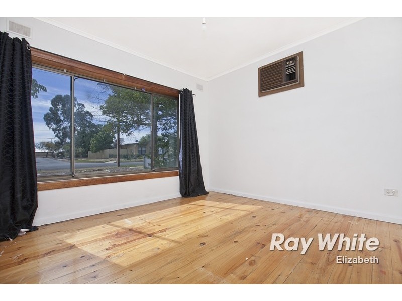 7 Crabb Road, Smithfield Plains SA 5114