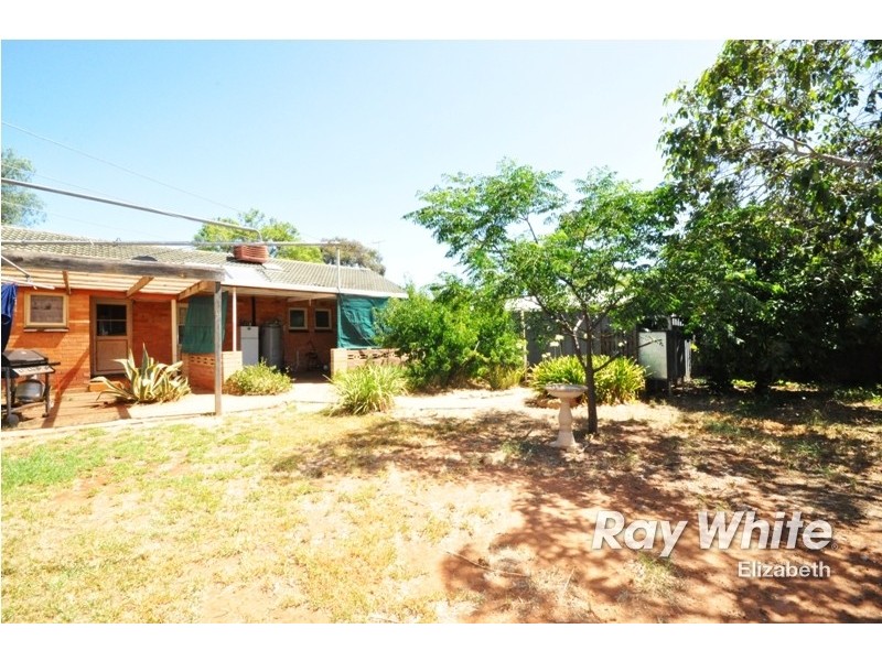 15. St Leonard Crescent, Elizabeth Downs SA 5113