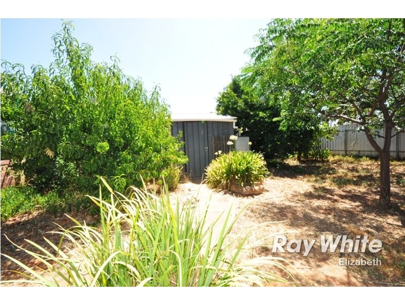 15. St Leonard Crescent, Elizabeth Downs SA 5113