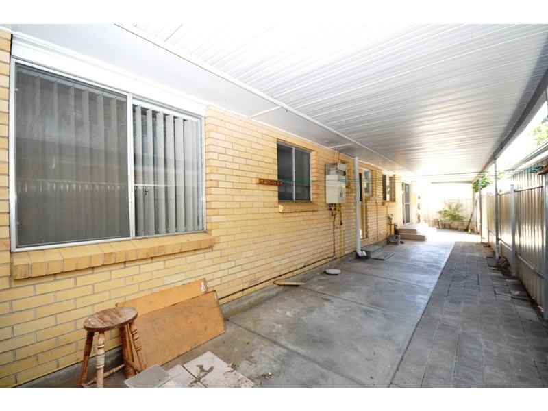 16 Down Drive, Valley View SA 5093