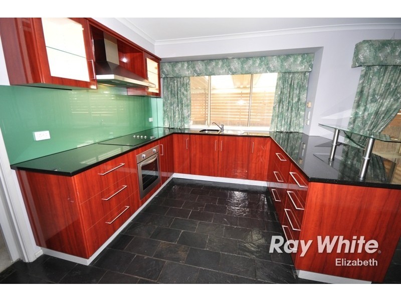 28 Holyoake Court, Hillbank SA 5112