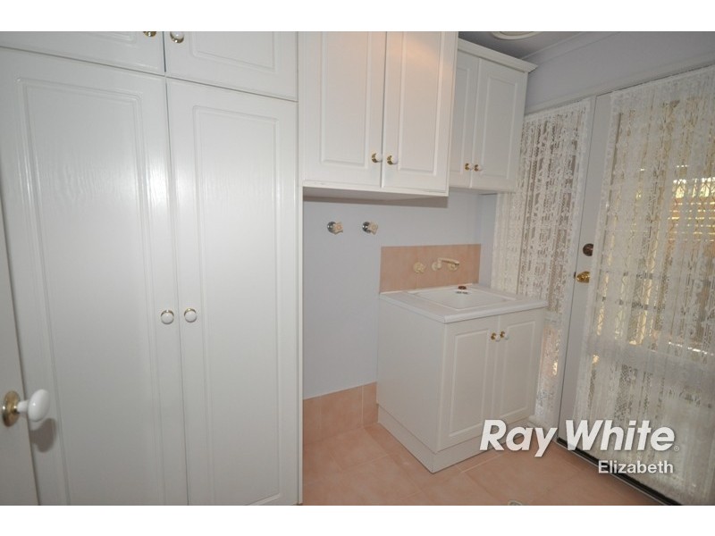 28 Holyoake Court, Hillbank SA 5112