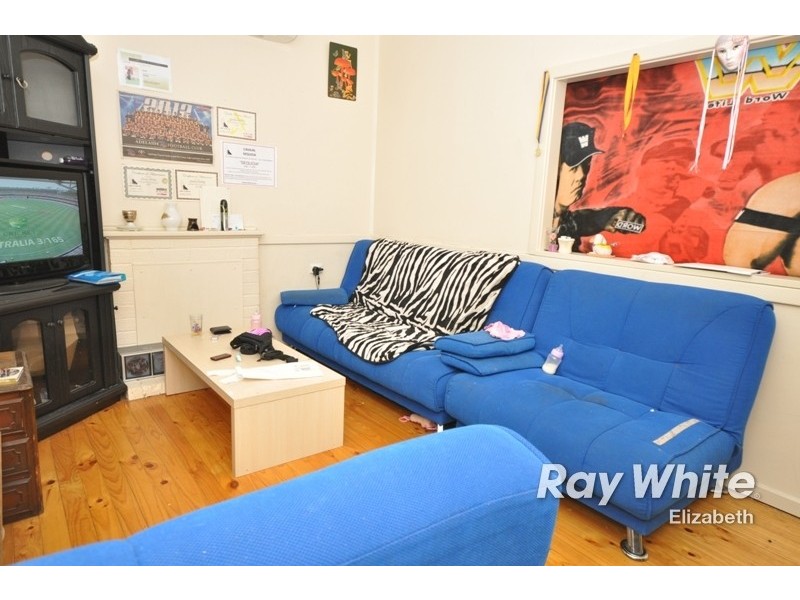 4 Johnston Road, Elizabeth Downs SA 5113