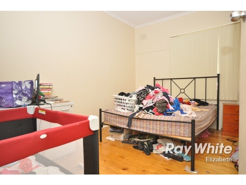 4 Johnston Road, Elizabeth Downs SA 5113