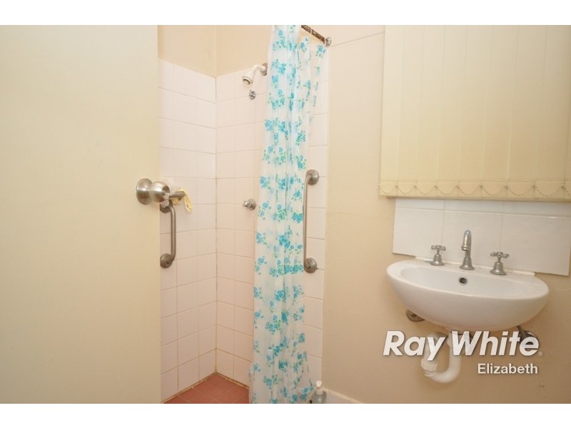 4 Johnston Road, Elizabeth Downs SA 5113