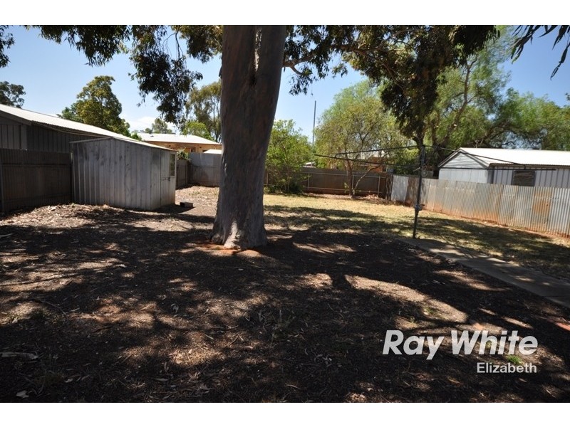 4 Johnston Road, Elizabeth Downs SA 5113