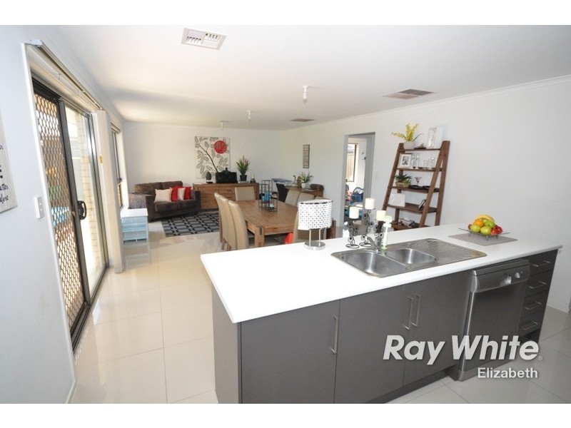 16 Oxford Drive, Andrews Farm SA 5114